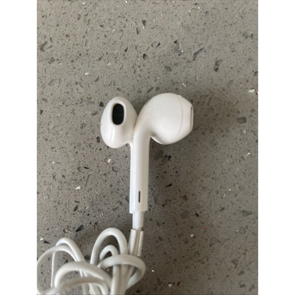 Apple EarPods Lightning Connector In Ear Canal A1748 MWTY3AM/A - Original - Picture 2 of 8